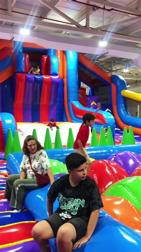 📍 Ciudad Inflable Heredia, La Valencia, diagonal al Walmart 📍Ciudad Inflable Desamparados,Centro Comercial Expreso Desamparados . 💰Precios: 1hora: ₡ 6.000 pp 2horas: ₡7.000 pp 3horas: ₡9.000 pp . #ciudadinflablecr #heredia #desamparados