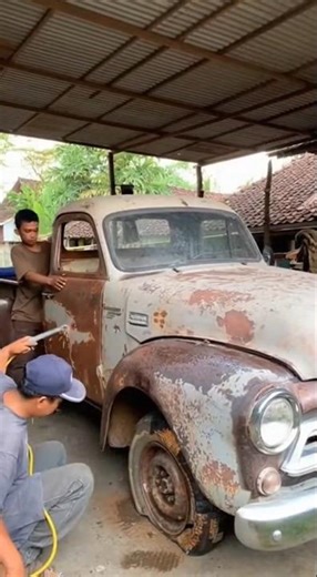 Rusty 1950s Classic Truck Brought Back to Life #classiccar