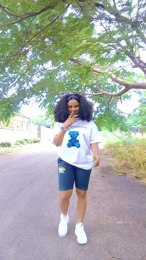 I missed a step😂 dancing in the public is not easy.. #fyppppppppppppppp #firstangeltv #tiktokdance #dancechallenge #kissdaniel