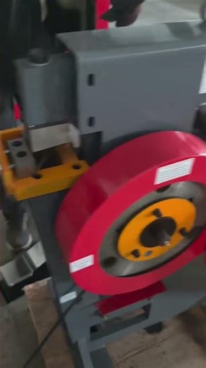 Working video of the 8-type chamfering and bending customized punching and shearing machine