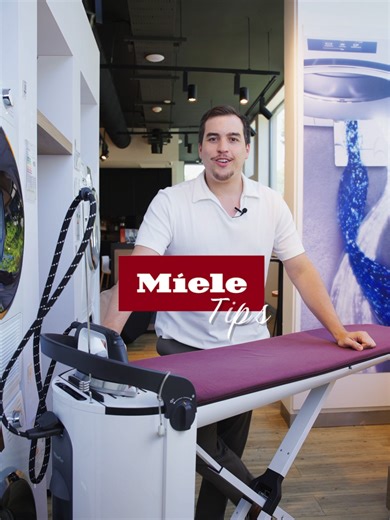 ¡Hora de descalcificarla! ✨ Solo necesitas agua y las pastillas descalcificadoras Miele. Llena el depósito, activa el programa de descalcificación y deja que la máquina haga la magia. En minutos, tu FashionMaster vuelve a rendir como el primer día. Nuestras ubicaciones🌎 Miele center Argentina 🛍️ Av. del Libertador 13275, Martínez, Buenos Aires Miele center Uruguay 🛍️ Calle 20 y 27, Local Walmer 20100, Punta del Este Miele Partner Chile 🛍️ Av. Nueva Costanera 4055, Vitacura, Santiago ##Miele 