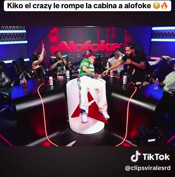 Kiko el crazy le rompe la cabina a alofoke radio show en vivo 😳😳 #alofokeradioshow #kikoelcrazy #parati #envivo