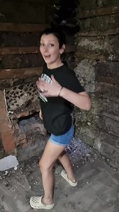 1M views · 17K reactions | Mai face si figuri! Data viitoare sa nu mai vina la mine! 藍藍 #pamflet #glume #caterinca | Virginia Gruia | Facebook