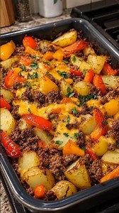 Cheesy Beef, Potato & Roasted Pepper Bake 🤤🔥 #CheesyBeef #SheetPanDinner #beefrecipe