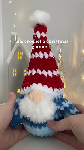 making a christmas themed gnome to start off the holiday season with @premieryarns ❄️✨ using Parfait Chunky yarn and it was so soft! 🥰 #makeitpremier #premieryarn #sponsored