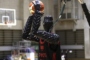 Robot sets world record for hitting 2,020 consecutive free throws