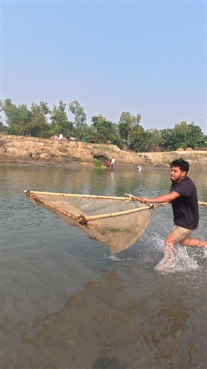 Skilled Fishermen Using Push Net in the River | Shimu Fishing TV