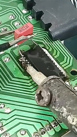 122 reactions | Simple way to remove smd ic #remove #ic #code #jobs #this Quitar un circuito integrado SMD con condensador #mx #uab #us #br #pl #de | Suyadi Maya Tehnic | Facebook