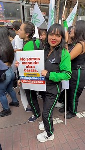 187K views · 13K reactions | Llenamos las calles de mensajes para que la voz de nuestros aprendices sea escuchada.  Queremos que el carácter laboral del contrato de aprendizaje regrese ya. Un derecho que fue arrebatado en 2002. #ContratoDeAprendizajeYa #ReformaLaboralYa | Sena Comunica | Facebook