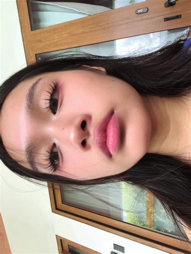 Cluster Lashes Application Tips: Fake Lashes & Glue Stick Guide