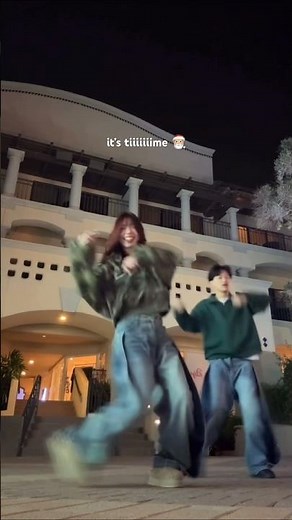 ‘santa tell me’ 🎅🏼 tiktok dance trend | dc: @carlsuffrin