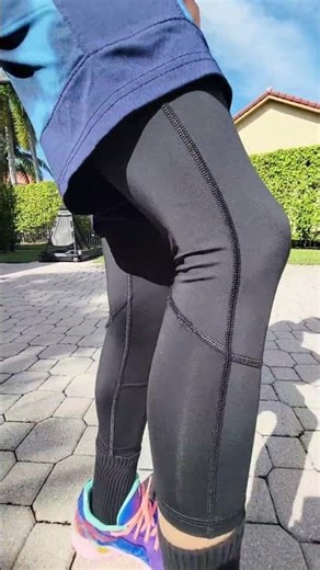 COOLOMG Basketball Compression 3/4 Tights Locked-in support for every drive, jump, and shot.