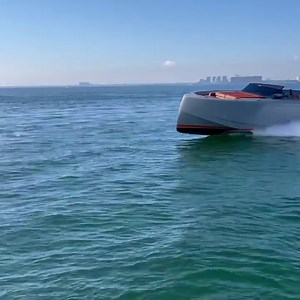 The Vanquish VQ45 flying by 👊 Via: @vanquishyachts #dreamboats #vanquish #vanquishyachts #yachts #yachting #luxurylifestyle #luxury #nauticalnetwork | Marine Source