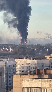 756K views · 11K reactions | Overnight, Ukrainian drones hit the Yaroslavl oil refinery. Local officials tried to call it an “emergency drill,” but reports suggest the fire is at the VT-6 vacuum distillation unit, with an annual capacity of over 6.2 million tons after modernization. | Ukraine Breaking News | Facebook