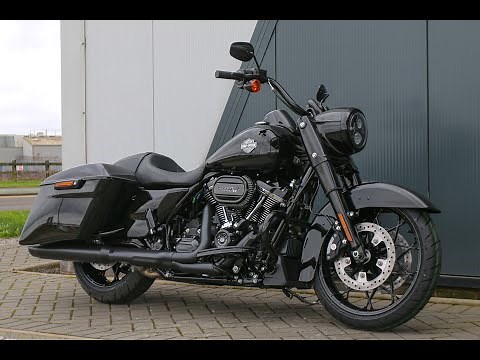 2023 Harley-Davidson FLHRXS Road King Special in Vivid Black