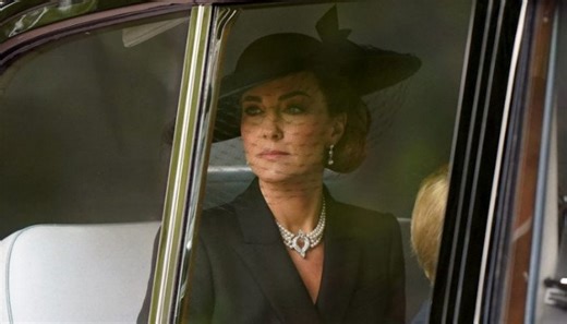 Kate Middleton pays stunning tribute to late Queen Elizabeth at historic funeral
