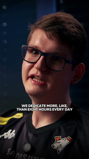 How does a typical day go for Bear from Marvel Rivals? ⏳#virtuspro #marvelrivals #interview