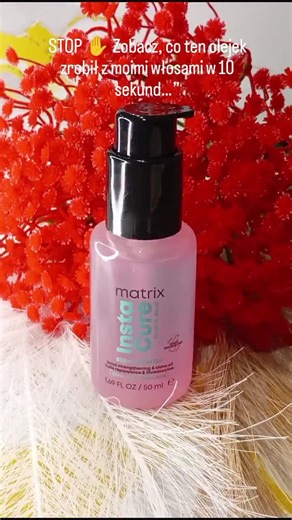 Wystarczy kilka kropel 💜 Matrix Instacure Build A Bond ma przepiękny, delikatnie perfumowany zapach, który długo utrzymuje się na włosach ✨ Konsystencja jest lekka, jedwabista i nie obciąża pasm – za to pięknie je wygładza i dodaje blasku. Efekt? Włosy miękkie, sypkie i pełne zdrowego glow 😍 #współpracareklamowabcl @Beauty coLAB #haircare #matrix @Matrix