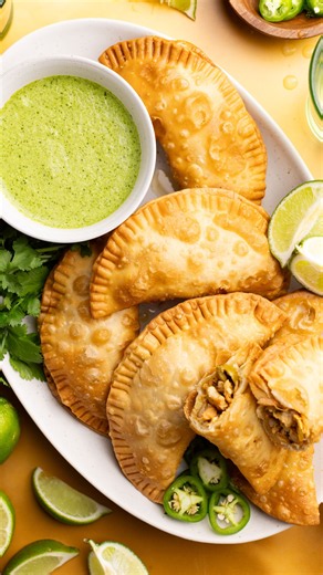 Flavorful Shredded Chicken Empanadas