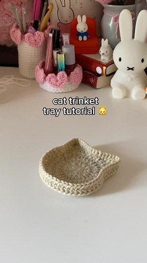 ant 🐜💕 on Instagram: "as promised! cat trinket tray tutorial hehe enjoy 🐱🐱🐱"