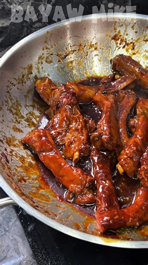 Yung sarsa palang ulam na🤤 Ingredients 1kg pork 1 head garlic 1 onion 6 tbsp soy sauce 1 tsp pepper 200g tomato sauce 3 cups of soft drinks @Mrs. Garcia's Meats #pork #mrsgarciasmeats #EasyRecipes #Foodie #ulamideas