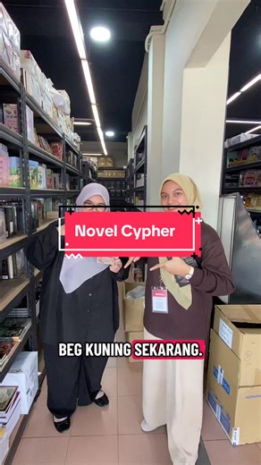 Nak dapat novel Cypher, tekan di beg kuning kita sekarang ! 😆😍 #fyp #kedaibukubanggol #novel #4u #bookstore