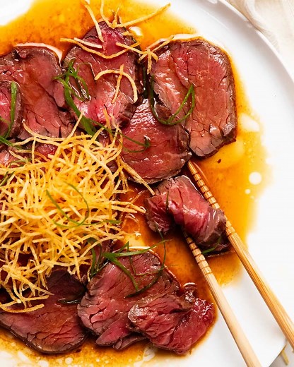 ⭐️ NEW RECIPE⭐️ Beef Tataki - a modern Japanese favourite with thinly sliced beef in a citrusy dressing. Don't pay a bomb at fancy modern Asian restaurants, just make it at home! https://www.recipetineats.com/beef-tataki/ Check out my full Modern Fusion Japanese Menu here - https://www.recipetineats.com/modern-fusion-japanese-menu/ | RecipeTin