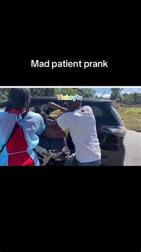 Mad Patient Prank - Hilarious Reactions Revealed!