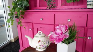 The Geometric Flower Table Centre adds artistic charm and hand-stitched detail to your space. Whether for everyday décor or special occasions, this ITH design elevates your table in style. 🧵 ✔️ Fits 5x7, 6x10, 7x12 & 9.5x14 hoops ✔️ Gorgeous geometric floral pattern ✔️ Perfect for gifting or keeping Available now: https://swpea.com/products/geometric-flower-table-centre-5x7-6x10-7x12-9-5x14 | Sweet Pea Machine Embroidery