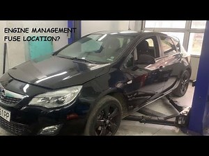 Opel Astra J Engine management system ECU fuse relay location