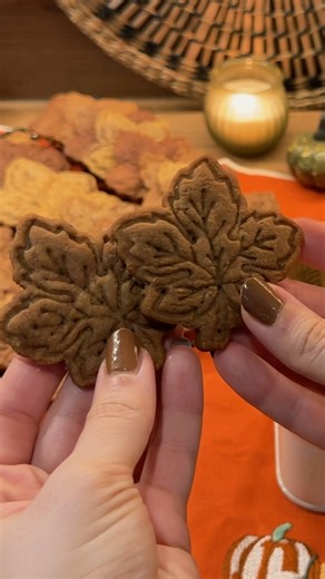 Autumn Leaf Cookies| Spiced Cinnamon & Walnut Biscuits|Easy Fall Recipe #AutumnCookies #FallCookies