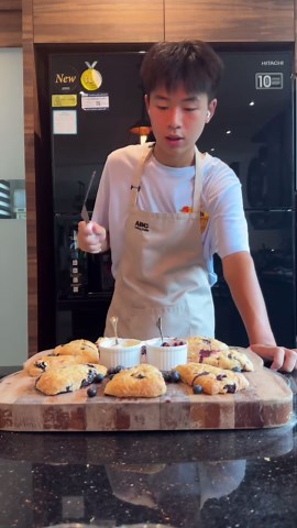 Quick lemon blueberry scones at home
