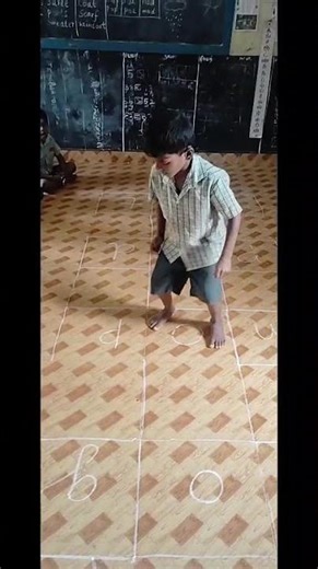 Government school/Hopscotch grid/english reading practice