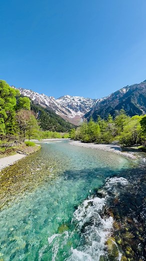 長野の絶景を巡る旅：上高地の美しい川