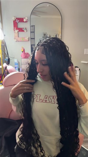 Small boho knotless Color: 1b Curls: Freetress loose wave #albuquerquebraider #newmexicobraider #UNMbraider #newmexico #albuquerque