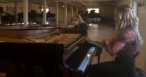 526K views · 12K reactions | The more the merrier! ❄️ Juilliard-trained siblings The 5 Browns perform “SLEIGH RIDE" on 5 Steinways. Hear more festive tracks from their latest album, “Christmas With The 5 Browns"➡️www.steinway.com/music-and-artists/label/christmas-with-the-5-browns #SteinwayVision | Steinway & Sons | Facebook