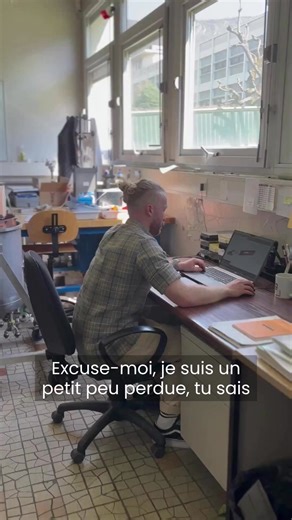 Et si on envoyait des frigos dans l’espace ? 🚀 En immersion au CEA, sur le centre de Grenoble, découvrez aujourd’hui le laboratoire de cryogénie et Cryo-réfrigérateurs spatiaux. Ici, l’équipe d’ingénieurs et de techniciens utilisent toute leur matière grise pour concevoir et développer des frigos de l’espace pouvant descendre à des températures extrêmement basses, très proches du 0 zéro absolu. 🎯Cela relève du défi car ces bijoux de technologie et de science fondamentale sont aussi contraints 