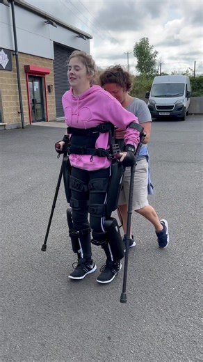 1M views · 136K reactions | I had to work extra hard while walking today as I felt the wind was trying to push me over. I’m hoping I’ll be able to get a few more walking sessions outside before the winter weather comes.樂☀️️☁️ | Jennifer's Journey | Facebook