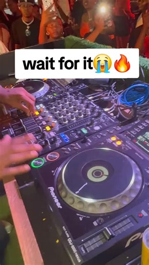 Explore Robotic DJ Mixing Techniques in 2025