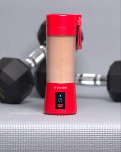Having a Hard Time Eating Healthy While Away From Home? 🏃‍♀️ Meet BlendJet One - The World's Most Powerful Portable Blender! Equipped with a powerful motor and 6 Blades that can even crush ice!🍹 Perfect for The Office, School, Gym, Travel & More! 💪 | BlendJet