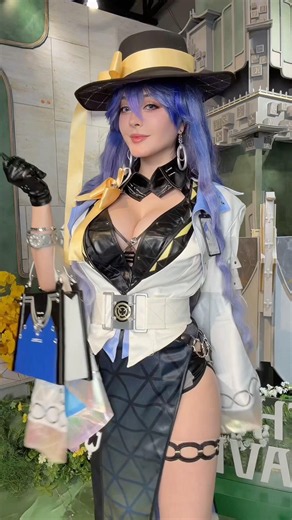 Lucilla for Anime expo !! Had so much fun cosplaying her! #wutheringwaves #wuwa #animeexpo #ax2026