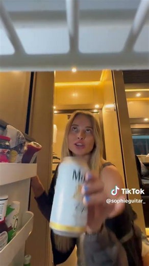 Sophie Lloyd - A home away from home 🚐