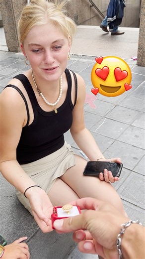 1.5M views · 4K reactions | She accepted  . . #comedyreels #trendingreels #funnyreels #proposal #ring #cute #love #matlabiduniya | Matlabi Duniya | Facebook