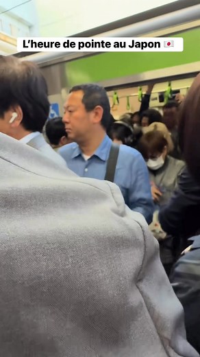 27K views · 171 reactions | L’heure de pointe au Japon  | Le Japon en Noir et Blanc | Facebook