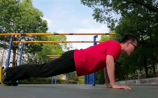 一分钟内快速俯卧撑50次