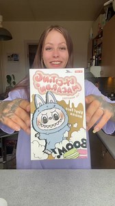 Kristin har lige unboxet sin nye Labubu 🐻😍 Du ved aldrig, hvilken én du får næste gang! Køb din nu og få 10% rabat med koden: SECRET #SNEAKERZONE 🇩🇰 | Sneakerzone