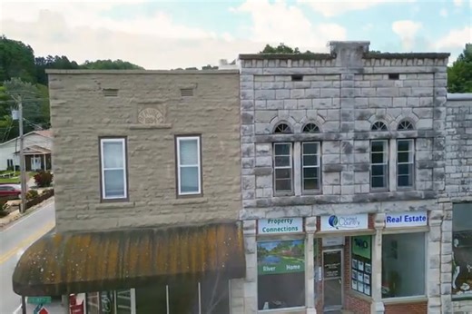 This week's SPOTLIGHT is on our beautiful Jasper....drone footage brought to you by Eppic Shots. Whether you come to see historic buildings, nature, eat, shop or just explore, we have many choices. Our courthouse and gazebo, the historic jail, Newton County Library, Bradley House Museum or Bradley Park on the Little Buffalo River are good places to start. Our Visitor and Convention Center offers information to help you plan your adventures. Two convenience stores with souvenirs and gas- Junction