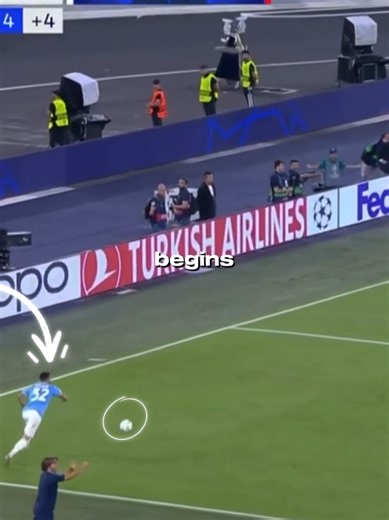 200 IQ Goalkeeper Turns into a Striker in Football