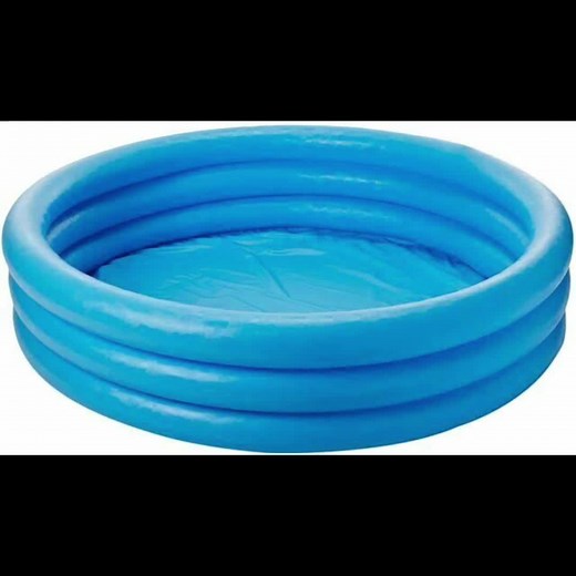 Summer Fun in Australia: Pool Splits and Cricket Joy