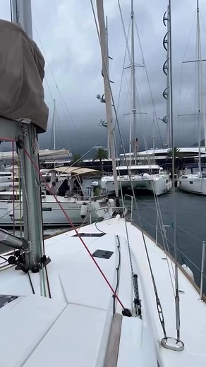 Smooth docking...😎⛵ DM for credit. #sailingmania #boat #sailingadventure #sailingsouls #sailingfamily #sailing_feature #sailingyacht #sailingtrip #catamaransailing #sailinglife #sailinginstagram #sailingphotography #sailingholiday #boatlife #sailingstagram #boating #sailinglove #sailingkomodo #sailing⛵️ | Sailing Mania